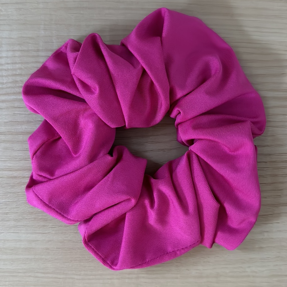 Dew Edit Scrunchie Pink - Picture 4 of 4